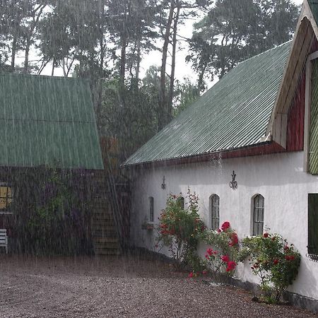 Skummesloev B & B Laholm Buitenkant foto